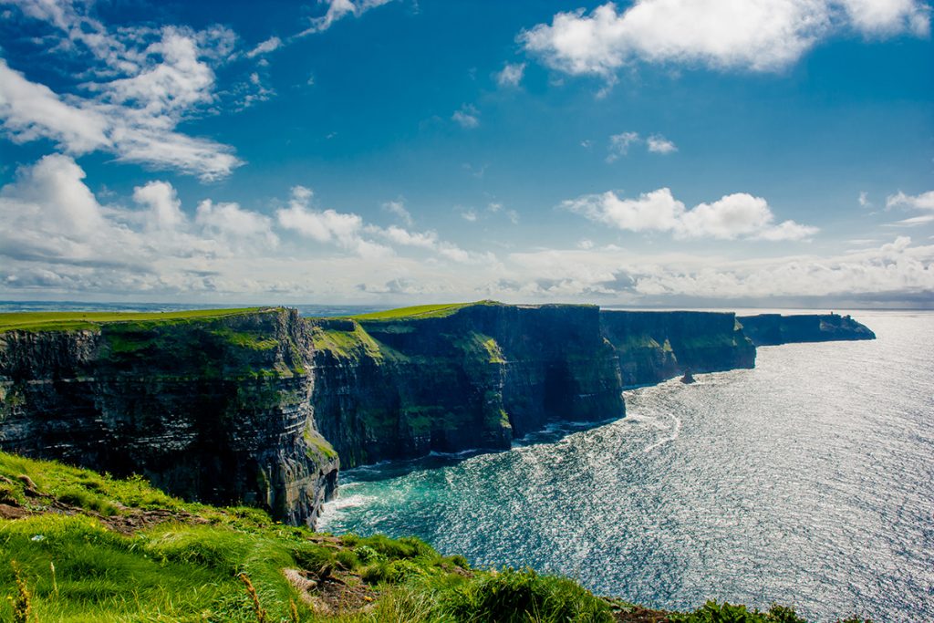 Tipico dell'Irlanda: l'Atlantico incontra le aspre scogliere