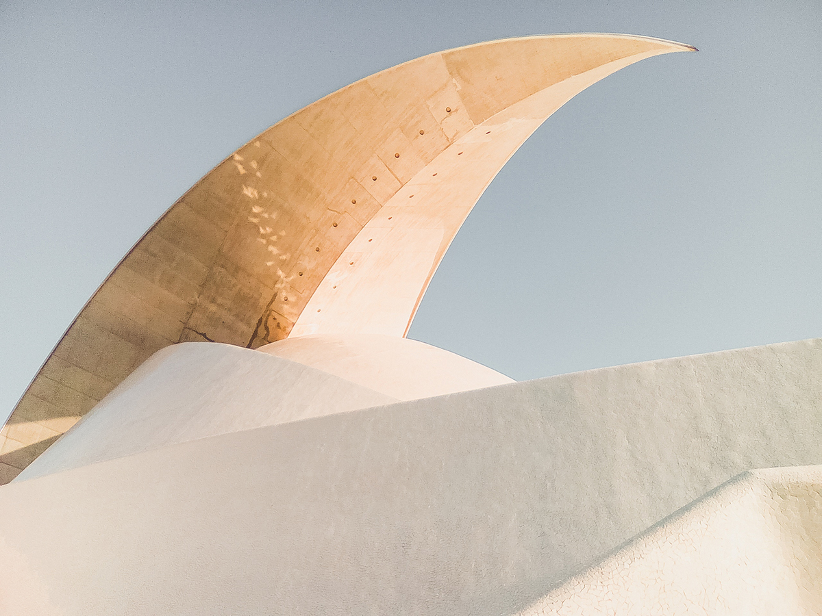 A Santa Cruz de Tenerife si può ammirare un'architettura unica. Come l'Auditorio di Tenerife.