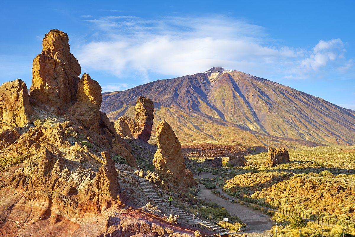 Il Parco Nazionale del Teide impressiona per il suo paesaggio irreale.