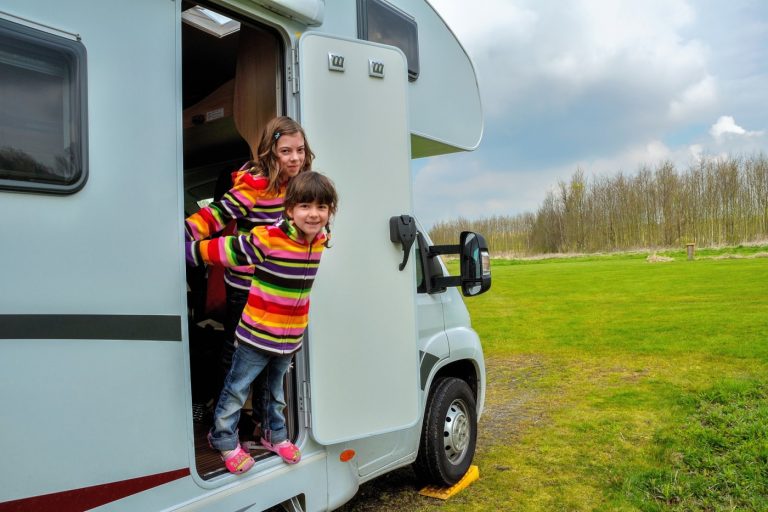 Vacanza in campeggio per quattro persone: Quale camper per 4 persone è meglio?